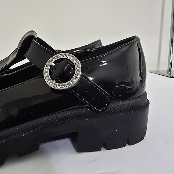 STEVE MADDEN girl's size 4 Lug T Strap Buckle Mary Jane Shoes Black Patent - Picture 3 of 14